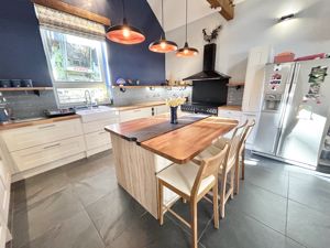 Photo 8- click for photo gallery